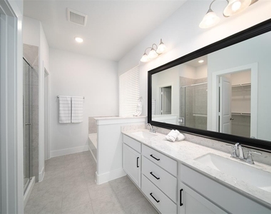 217 Catalina Cove Dr - Photo Thumbnail 7