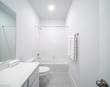 217 Catalina Cove Dr - Photo Thumbnail 14