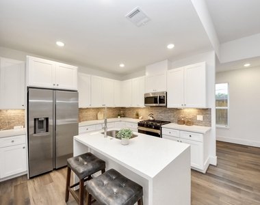 7504 Carver Road - Photo Thumbnail 11