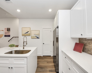 7504 Carver Road - Photo Thumbnail 16