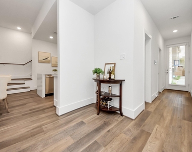 7504 Carver Road - Photo Thumbnail 4