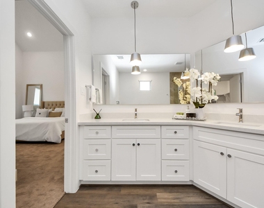 7504 Carver Road - Photo Thumbnail 30