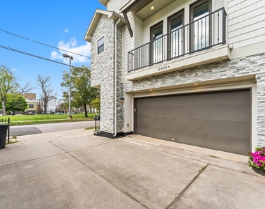2909 Gillespie Street - Photo Thumbnail 6
