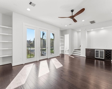2909 Gillespie Street - Photo Thumbnail 16