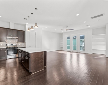 2909 Gillespie Street - Photo Thumbnail 13