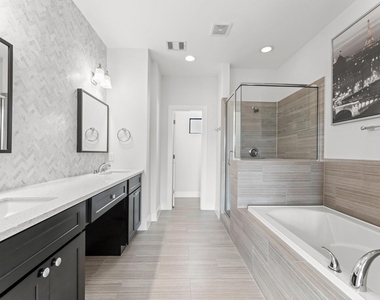 2909 Gillespie Street - Photo Thumbnail 29
