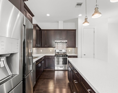 2909 Gillespie Street - Photo Thumbnail 18