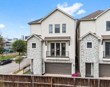 2909 Gillespie Street - Photo Thumbnail 3