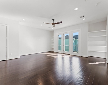 2909 Gillespie Street - Photo Thumbnail 14