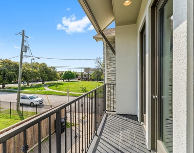2909 Gillespie Street - Photo Thumbnail 21