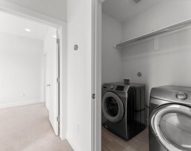 2909 Gillespie Street - Photo Thumbnail 22