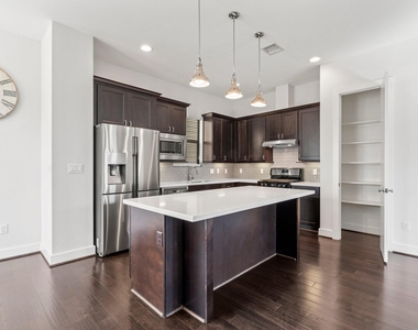 2909 Gillespie Street - Photo Thumbnail 17