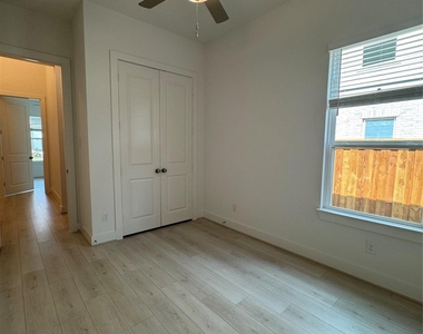7259 Stillmeadow Grove Drive - Photo Thumbnail 11