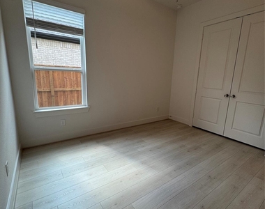 7259 Stillmeadow Grove Drive - Photo Thumbnail 21