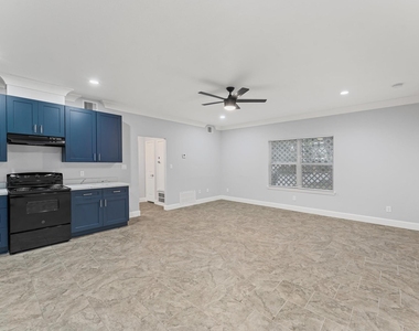 8221 Brockton Street - Photo Thumbnail 2