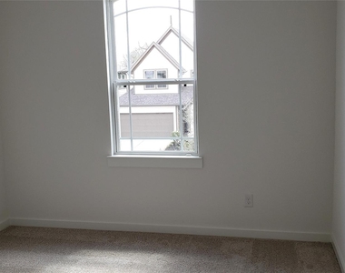 10611 Hidden Rock Drive - Photo Thumbnail 18