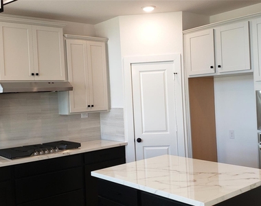 10611 Hidden Rock Drive - Photo Thumbnail 2