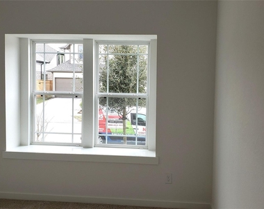 10611 Hidden Rock Drive - Photo Thumbnail 12