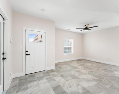 1908 Dismuke Street - Photo Thumbnail 2