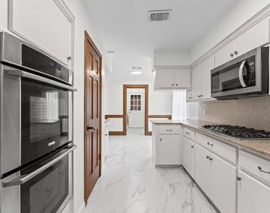 110 Shadow Wood Drive - Photo Thumbnail 14