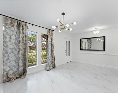 110 Shadow Wood Drive - Photo Thumbnail 8