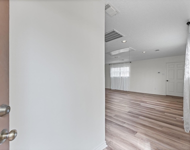 110 Shadow Wood Drive - Photo Thumbnail 32