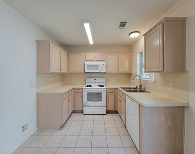 11810 Rolling Stream Drive - Photo Thumbnail 15