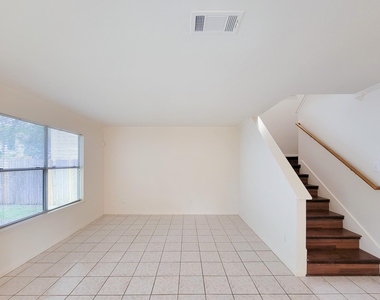 11810 Rolling Stream Drive - Photo Thumbnail 8