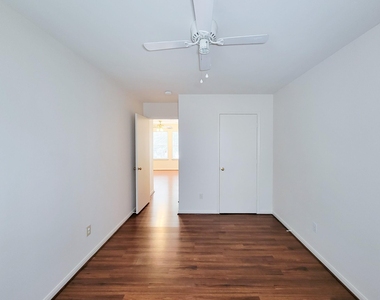 11810 Rolling Stream Drive - Photo Thumbnail 30