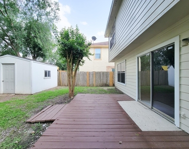 11810 Rolling Stream Drive - Photo Thumbnail 39