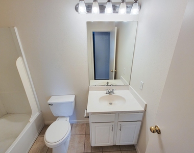 11810 Rolling Stream Drive - Photo Thumbnail 32
