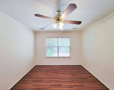 11810 Rolling Stream Drive - Photo Thumbnail 20