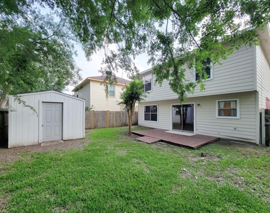 11810 Rolling Stream Drive - Photo Thumbnail 37