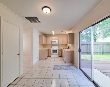11810 Rolling Stream Drive - Photo Thumbnail 14