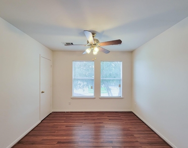 11810 Rolling Stream Drive - Photo Thumbnail 27