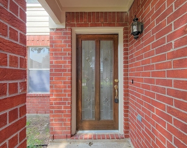 11810 Rolling Stream Drive - Photo Thumbnail 3