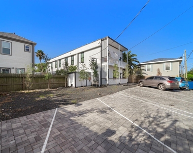 920 Ave L - Photo Thumbnail 10