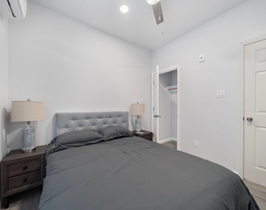 920 Ave L - Photo Thumbnail 5