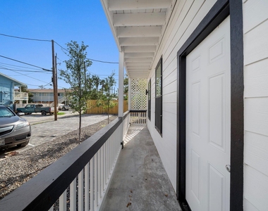 920 Ave L - Photo Thumbnail 1