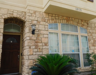 2615 Starboard Point Drive - Photo Thumbnail 4