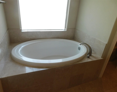 2615 Starboard Point Drive - Photo Thumbnail 21