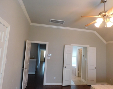 2615 Starboard Point Drive - Photo Thumbnail 35