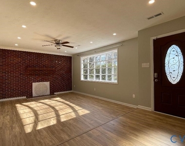 1612 Delma Drive - Photo Thumbnail 3