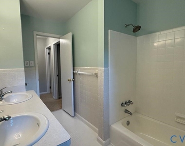 1612 Delma Drive - Photo Thumbnail 9