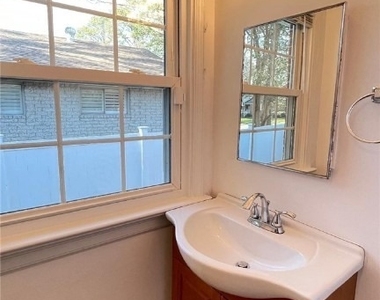 1612 Delma Drive - Photo Thumbnail 10