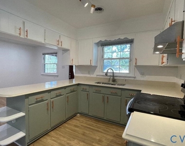 1612 Delma Drive - Photo Thumbnail 5