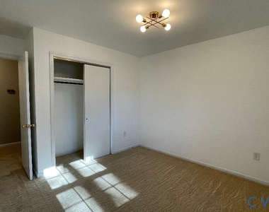 1612 Delma Drive - Photo Thumbnail 7