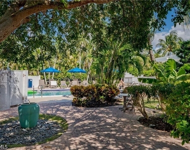 160 Palm Street - Photo Thumbnail 14