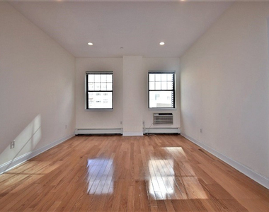101 Clinton Street - Photo Thumbnail 3
