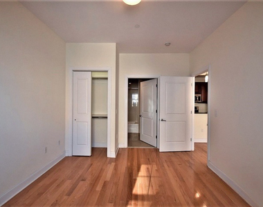 101 Clinton Street - Photo Thumbnail 4